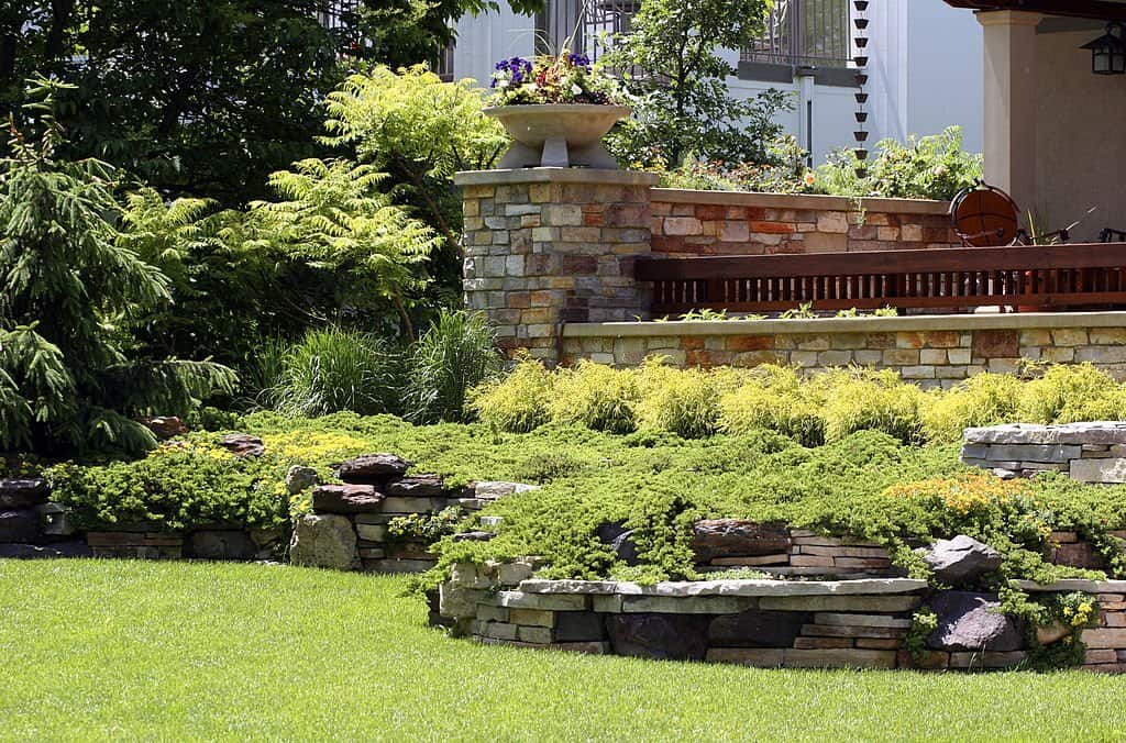 Enhancing Your Home’s Entryway with Hardscaping