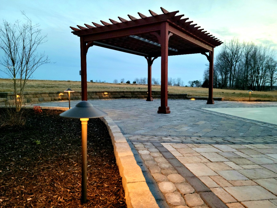 Fire pits, landscaping, and lawn mowing services near me Central City<br />
